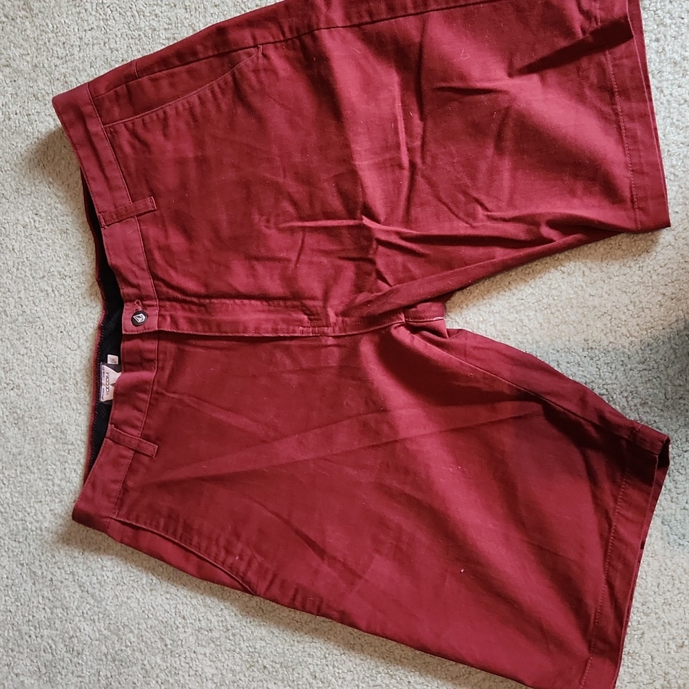 Men Volcom shorts 36